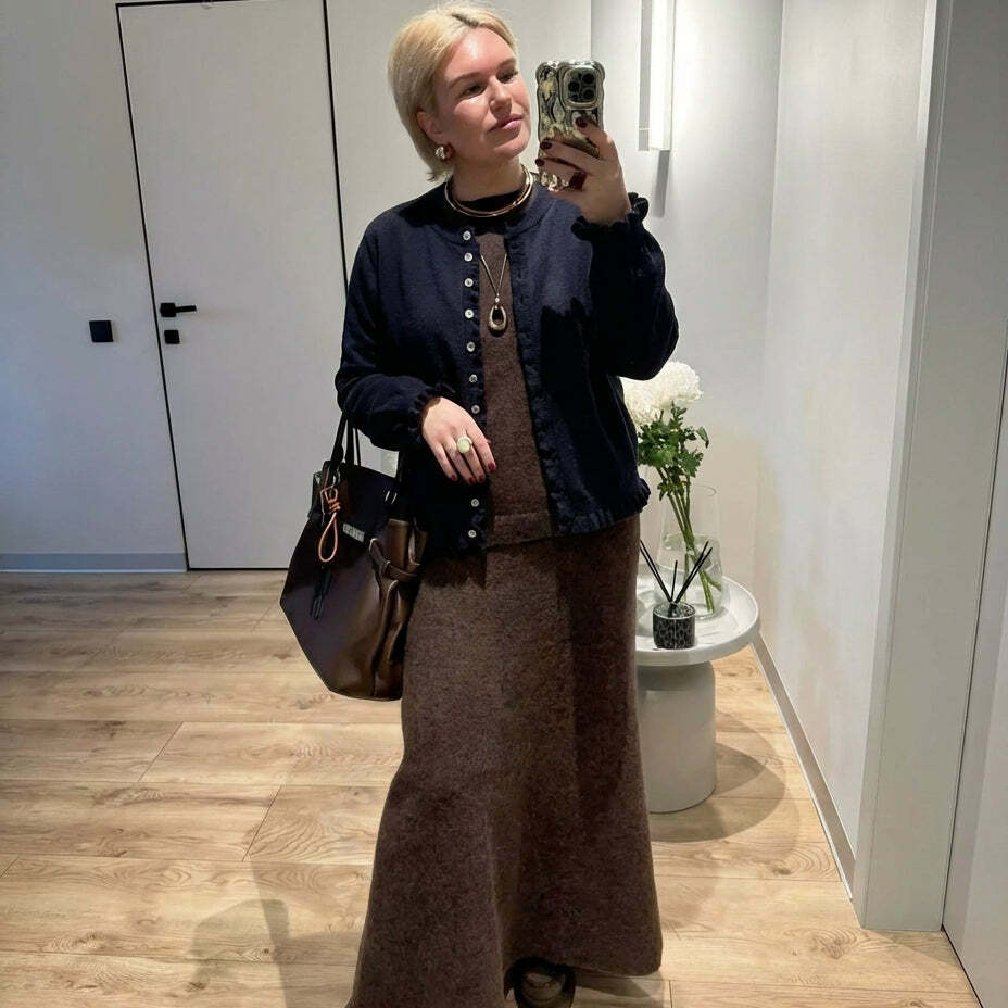 Unverzichtbarer Cardigan mit Rüschensaum und Streifenmuster