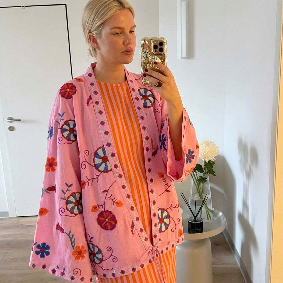 Bestickte Kimono-Jacke von Studio – Pink