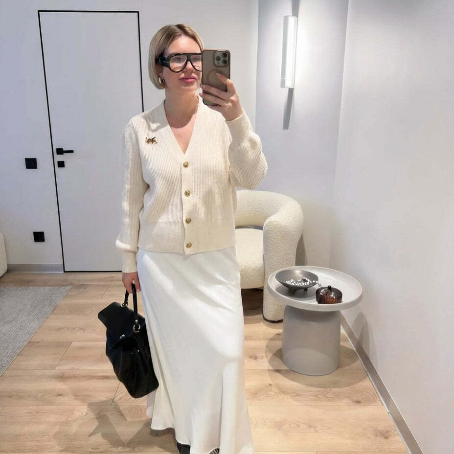 Essentielle Signature-Knopfstrickjacke