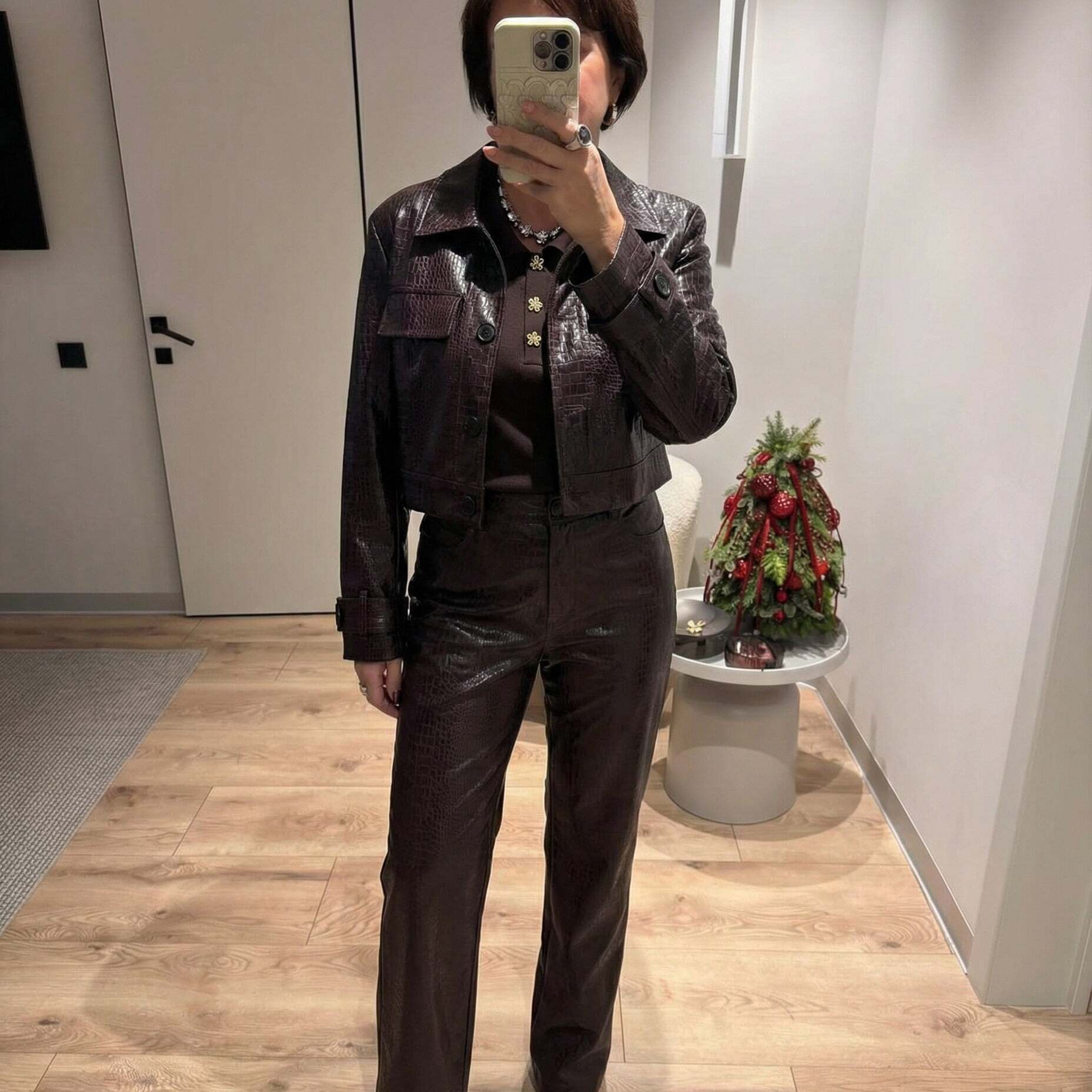 Edge Croc Leather Set - Brown