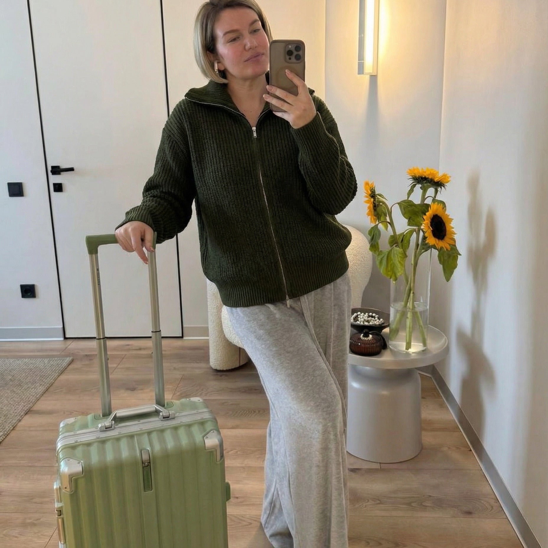 Unverzichtbare Strickjacke mit Reißverschluss